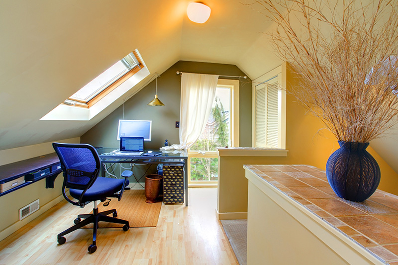 Small home study ideas with a table below the window on the rooftop