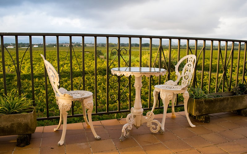 Wrought iron outdoor balcony furniture brings elegant look