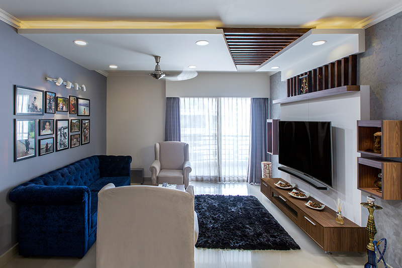 Living room lighting design where gleaming light spreading evenly across living room ceiling.