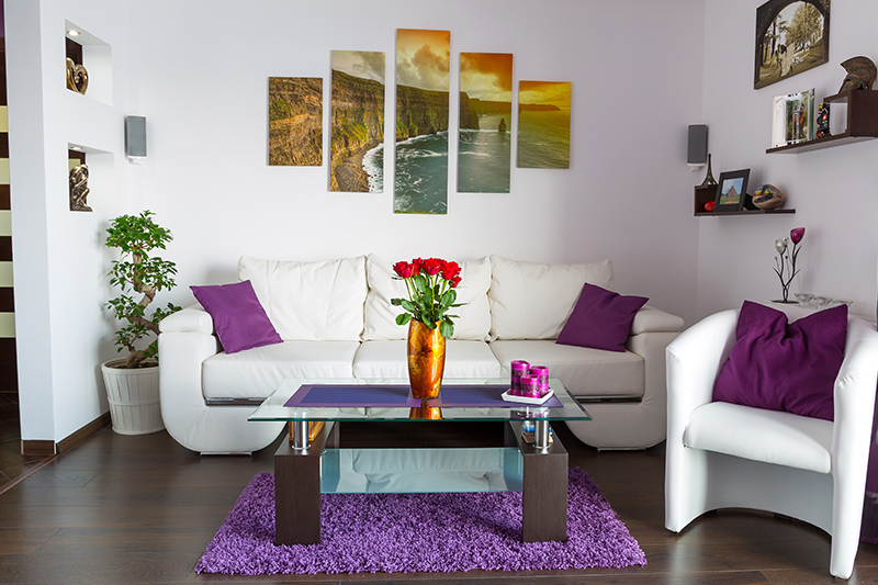 Accent wall ideas for small living rooms try pretty artwork where it helps you bring your living room to life.