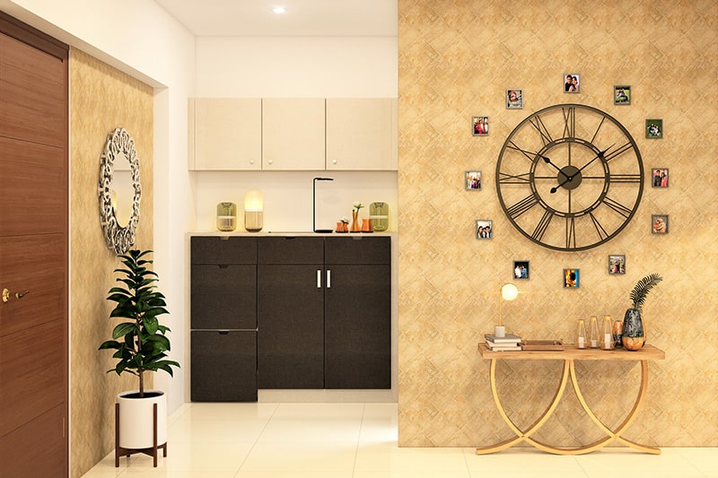 Creative home decoration ideas with the representation of photographs in a circle around the clock