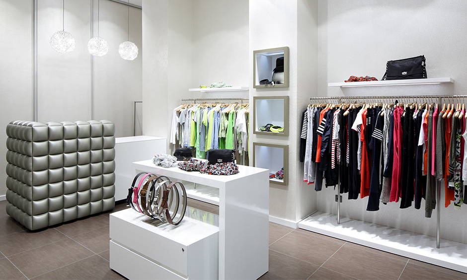 Entry closet organisation ideas with as island or a walk-in wardrobe where you can  maximise storage space 