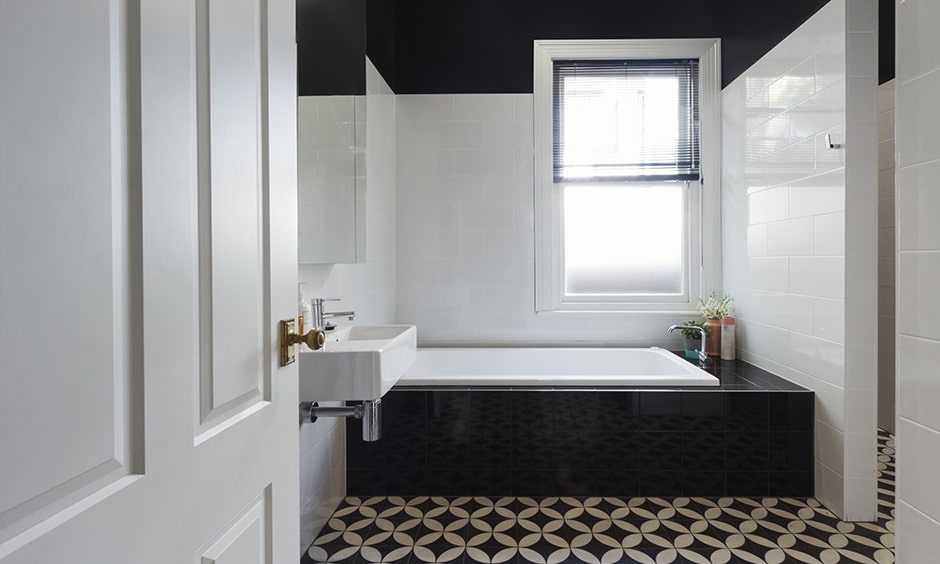 A floral tile pattern for your black and white bathroom design