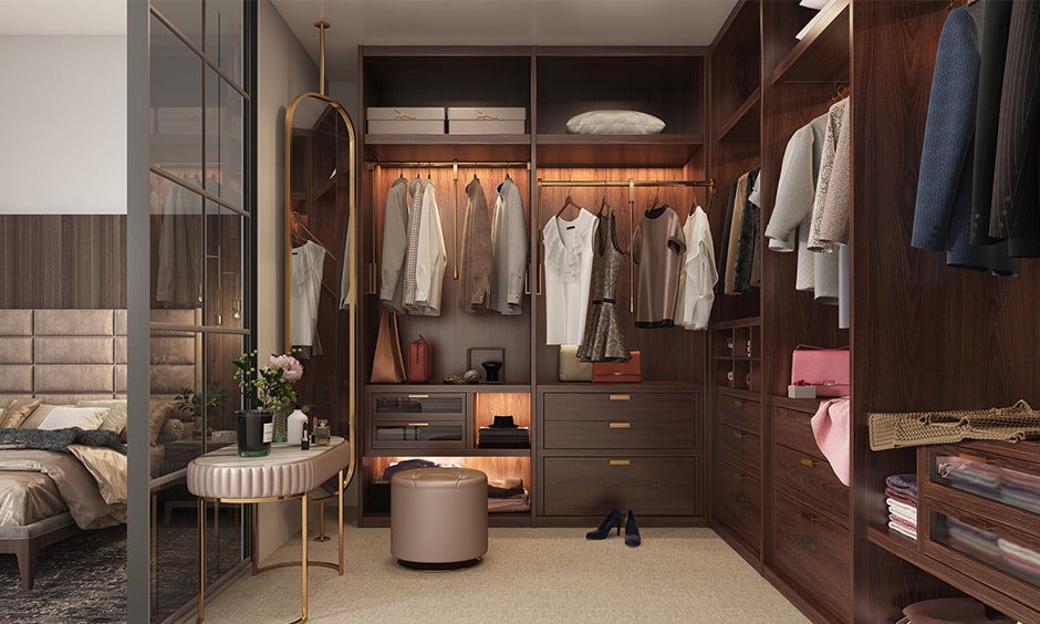 Pull-out hanger rods for your compartment for wardrobe to create wardrobe section that allows you to pull the hanger down