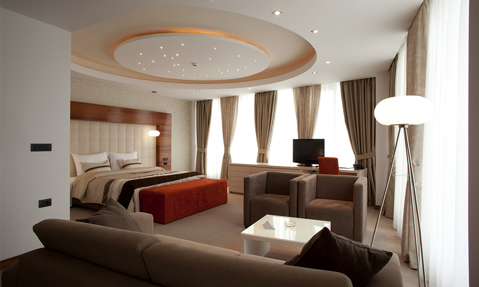 Circular modern bedroom ceiling designs look beautiful and can make your bedroom look delicate and effusively elegant