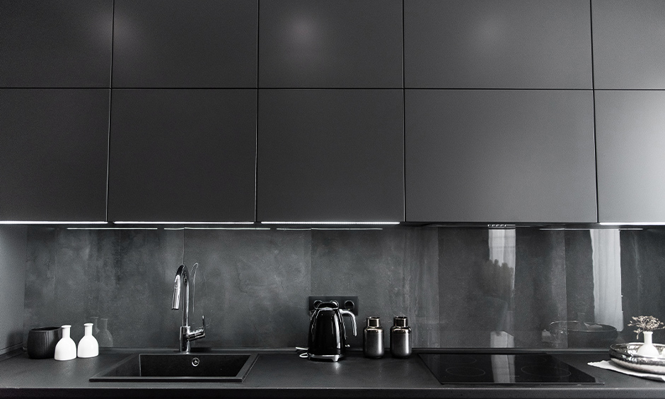 Elegant black glass tiles for kitchen backsplashes for your home