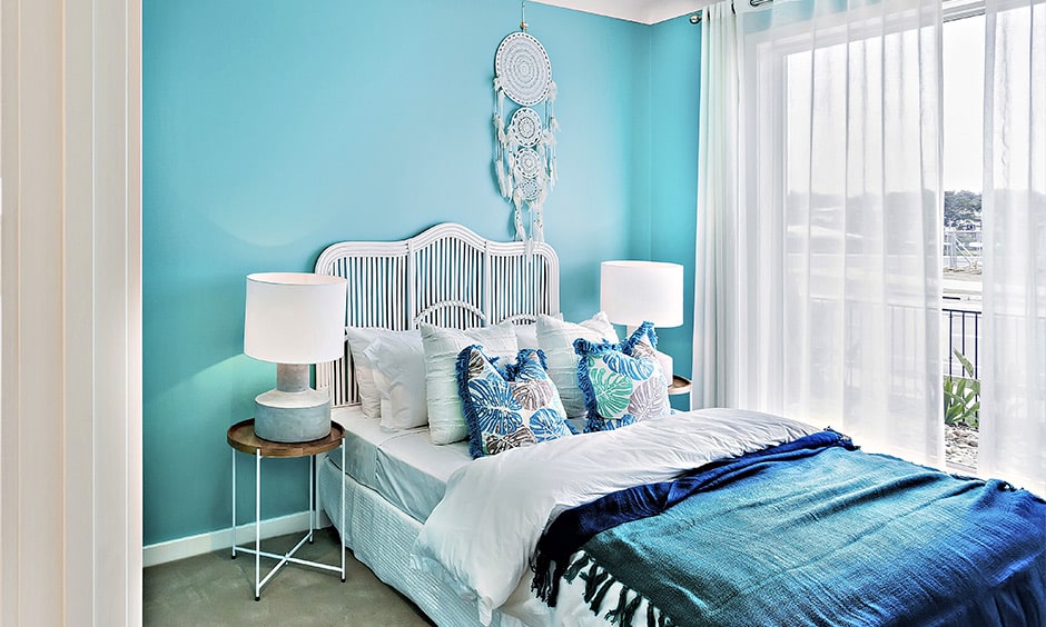 Small bedroom colour scheme ideas with icy blue-white walled interiors