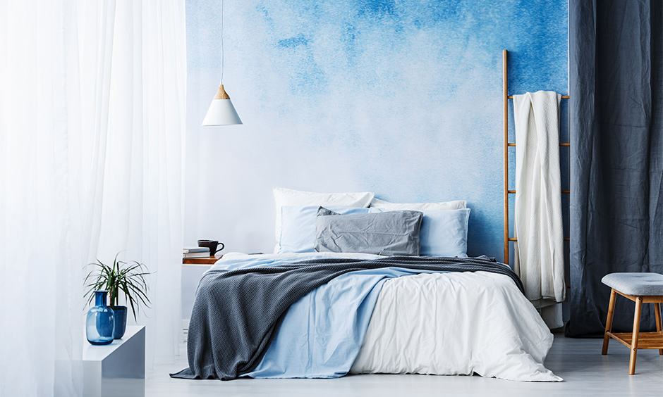 Cobalt blue and white bedroom design ideas