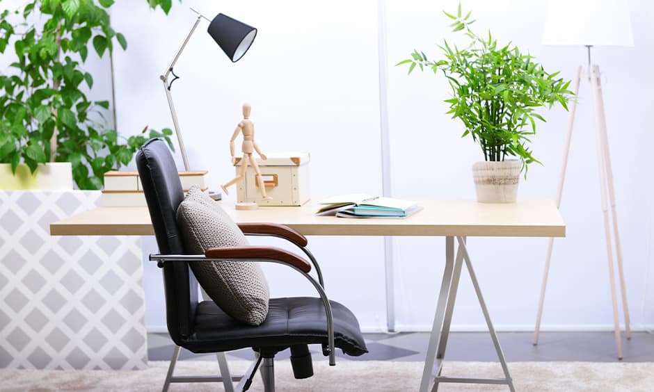 Comfortable home office chair to work without a backache or discomfort