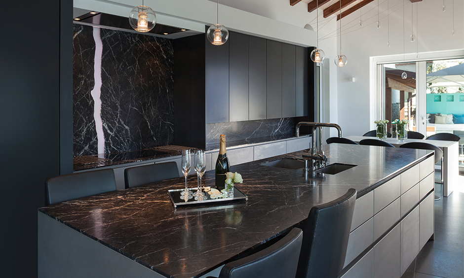 Black marquina looks great for the kitchen counter in types of italian marble