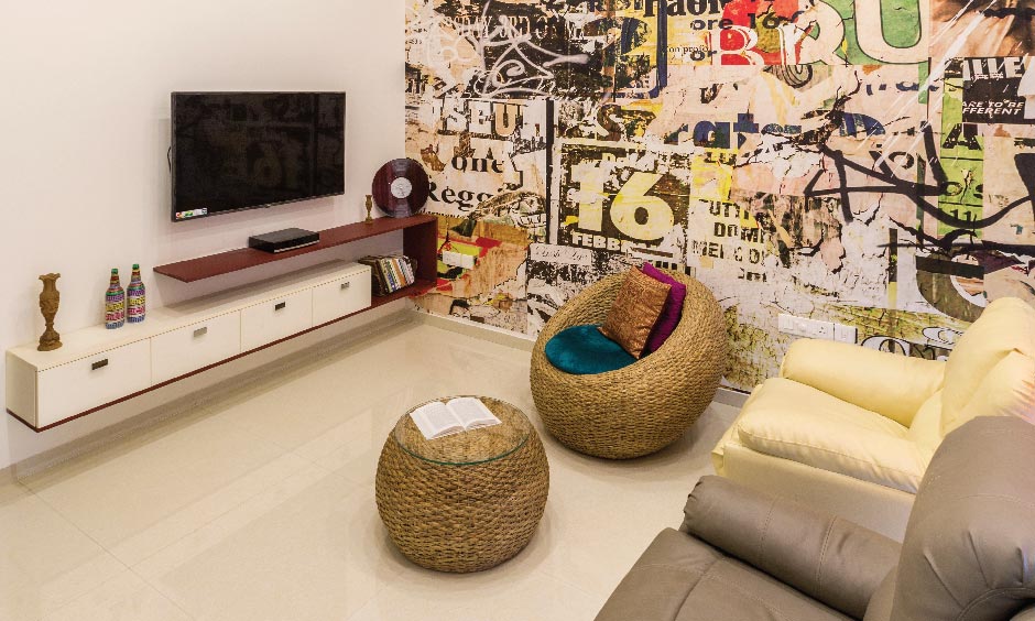 How to decorate a small family room with ease which is a cosy entertainment zone